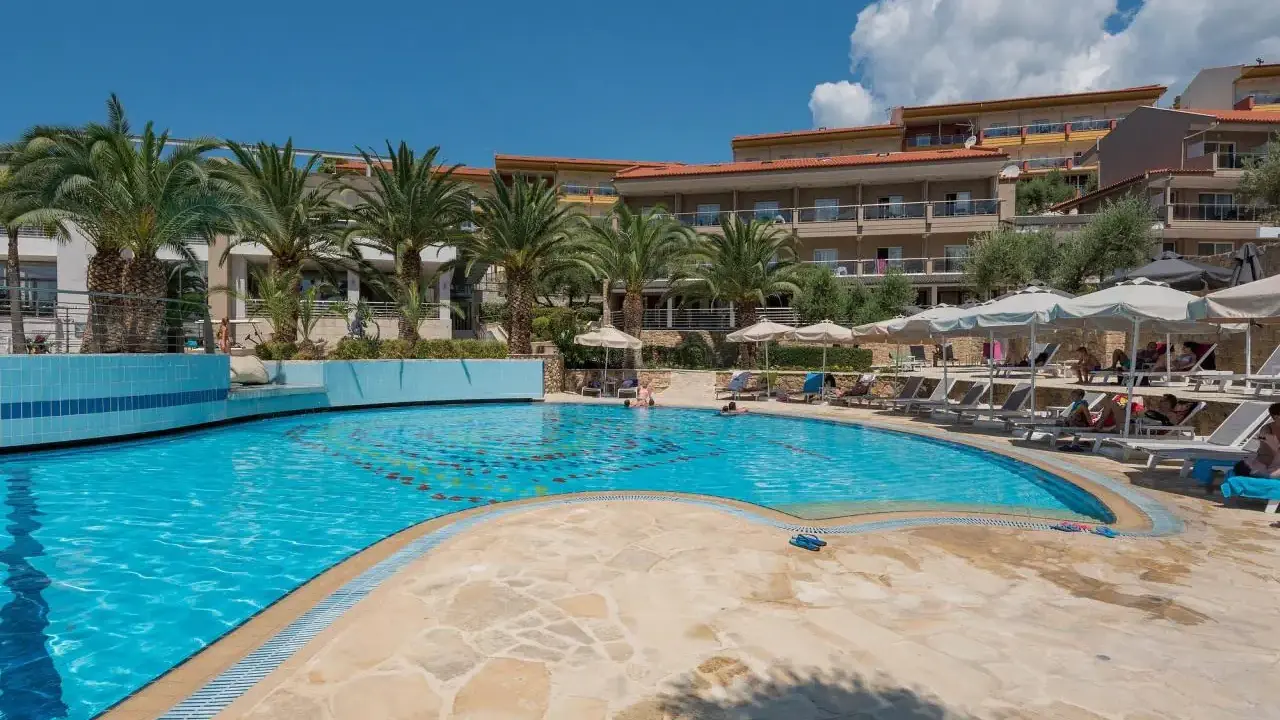 Lagomandra Hotel