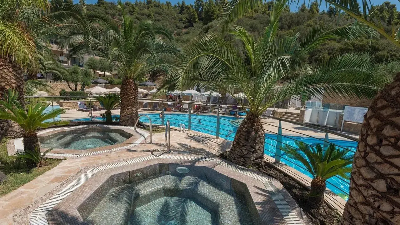 Lagomandra Hotel