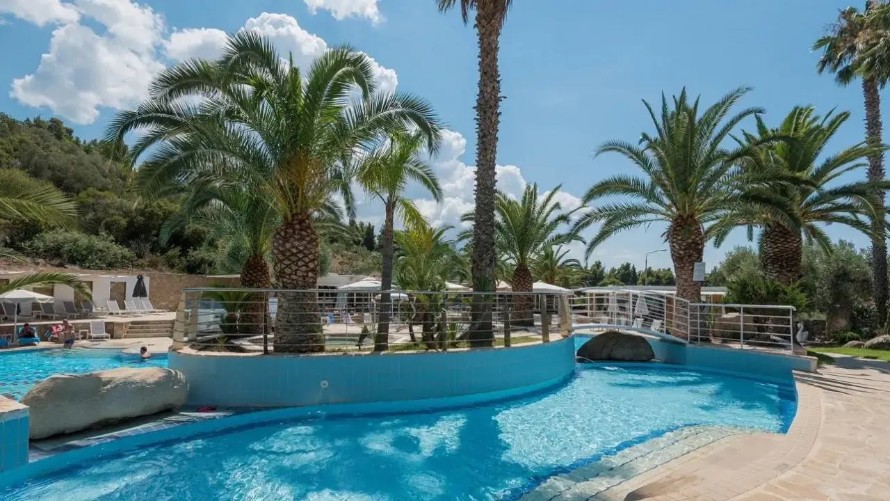 Lagomandra Hotel