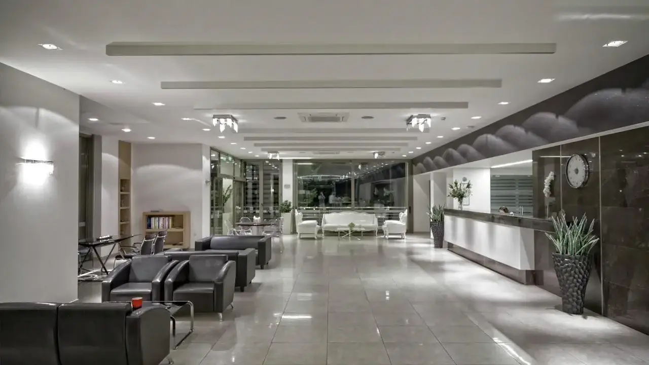 Lagomandra Hotel