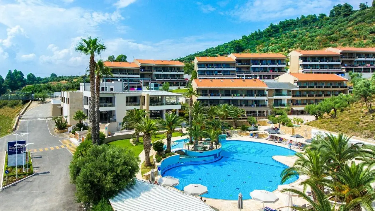 Lagomandra Hotel