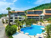 Lagomandra Hotel