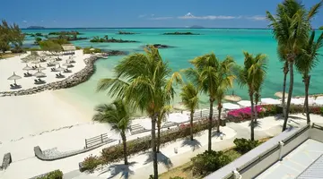 Lagoon Attitude Hotel