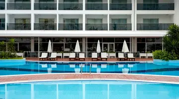 Laguna Beach Alya Resort