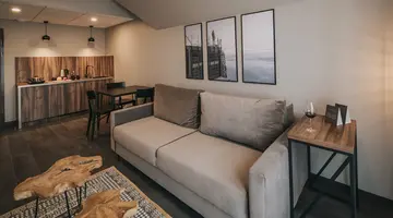 Lake Hill Apartments