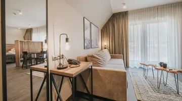 Lake Hill Apartments