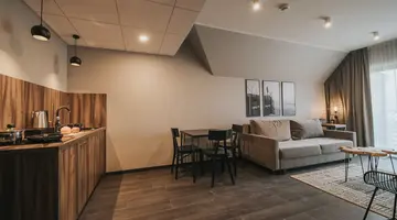 Lake Hill Apartments