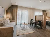 Lake Hill Apartments