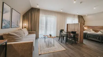 Lake Hill Apartments
