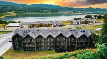 Lake Hill Apartments