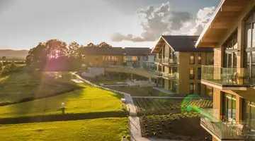 Lake Hill Apartments