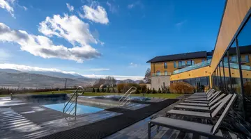 Lake Hill Resort & Spa