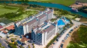 Lake River Side Hotel