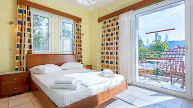 Lakis Studios