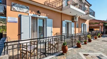 Lakis Studios