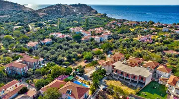 Lakis Studios