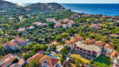 Lakis Studios