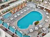 Lalila Blue Suites