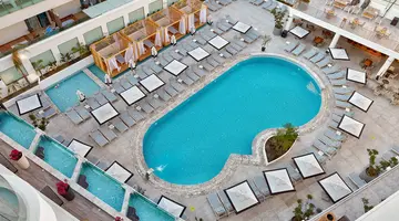 Lalila Blue Suites
