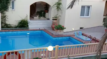 Lambrinos Suites