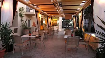 Lambrinos Suites