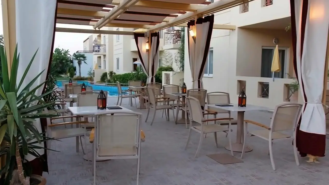 Lambrinos Suites