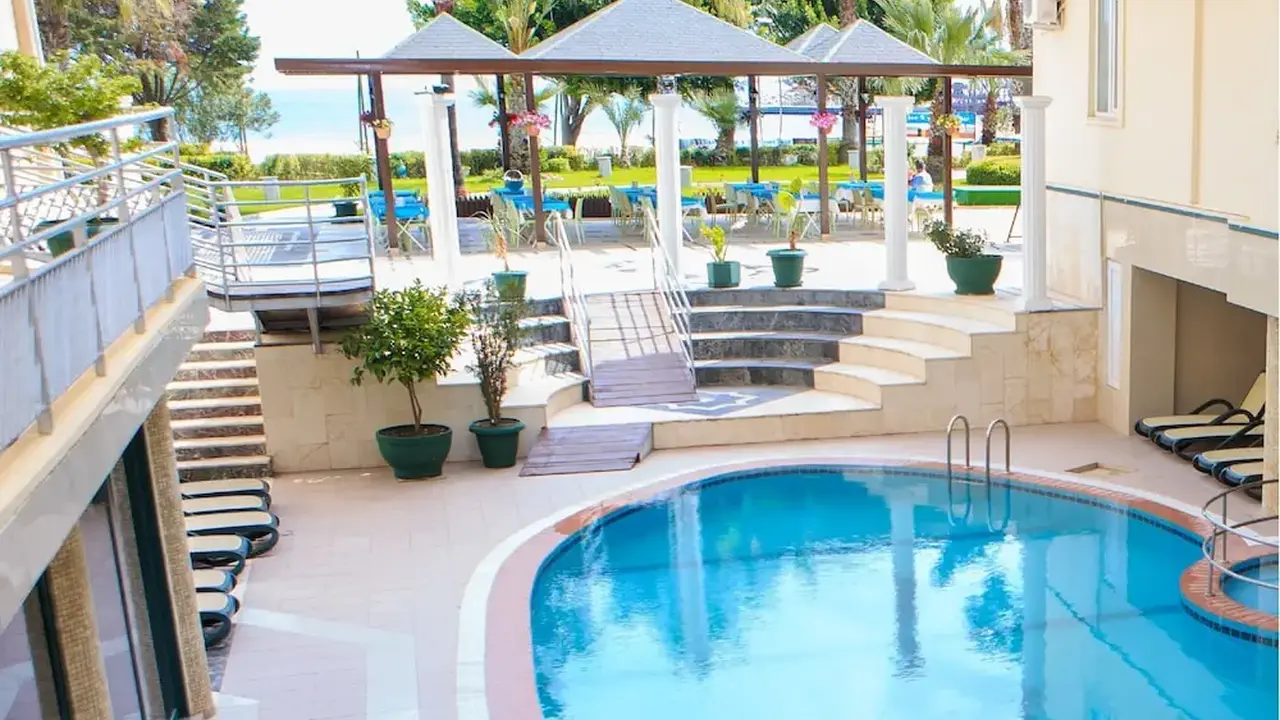 Lancora Beach Hotel