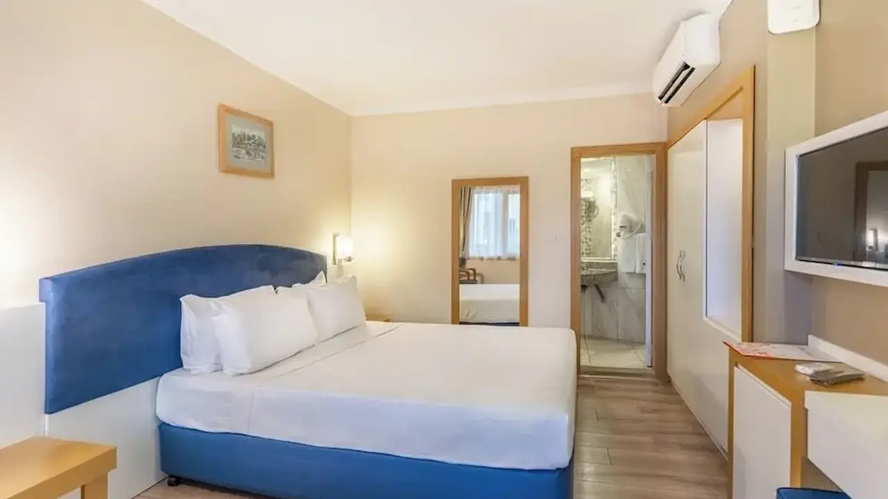 Lancora Beach Hotel