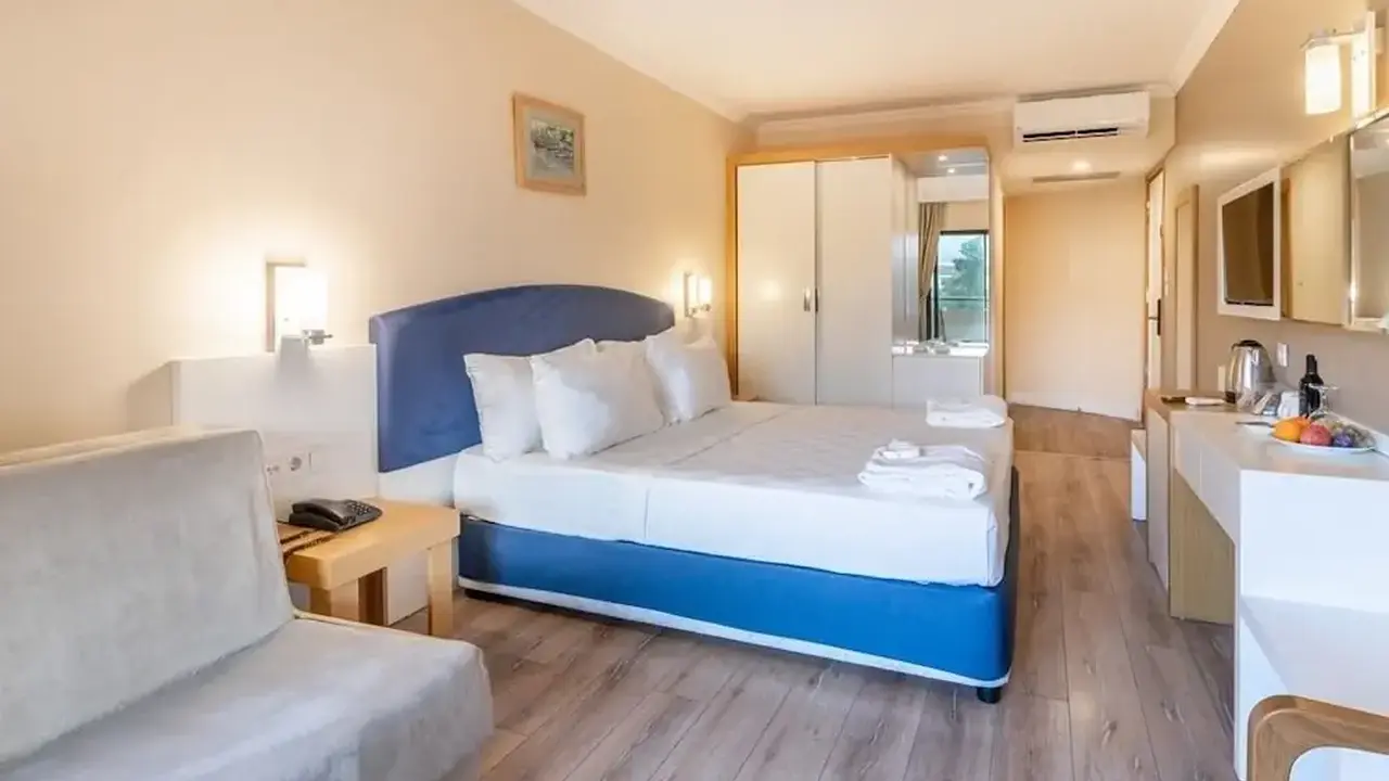 Lancora Beach Hotel