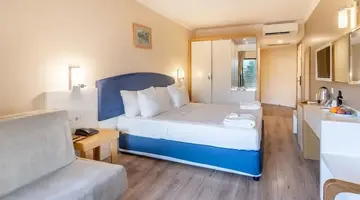 Lancora Beach Hotel