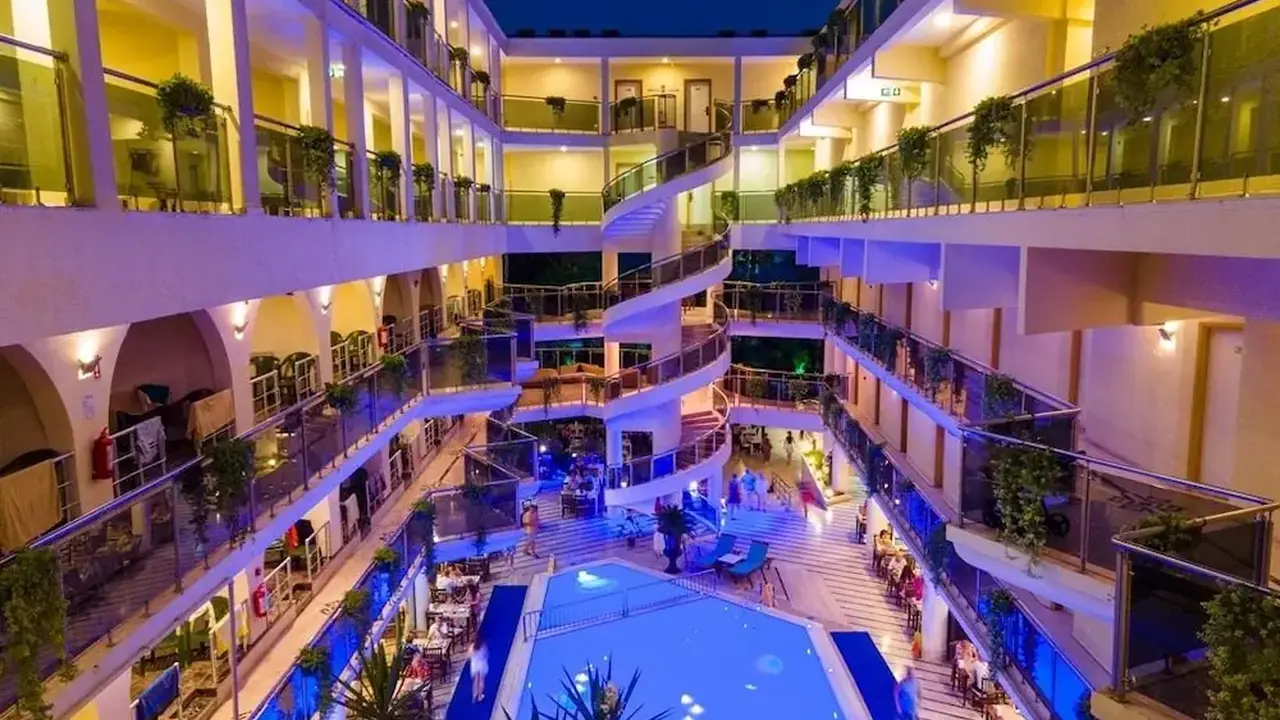 Lancora Beach Hotel