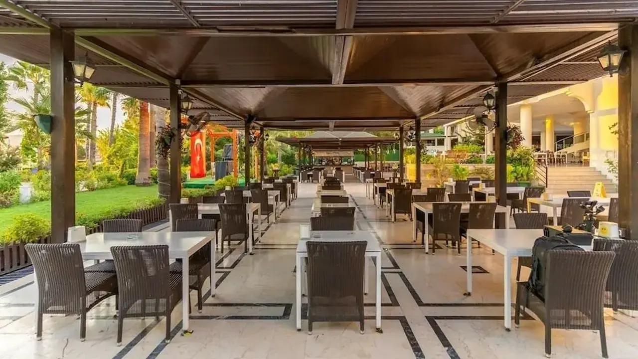 Lancora Beach Hotel