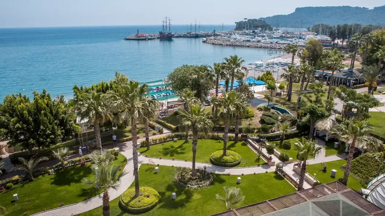 Lancora Beach Hotel