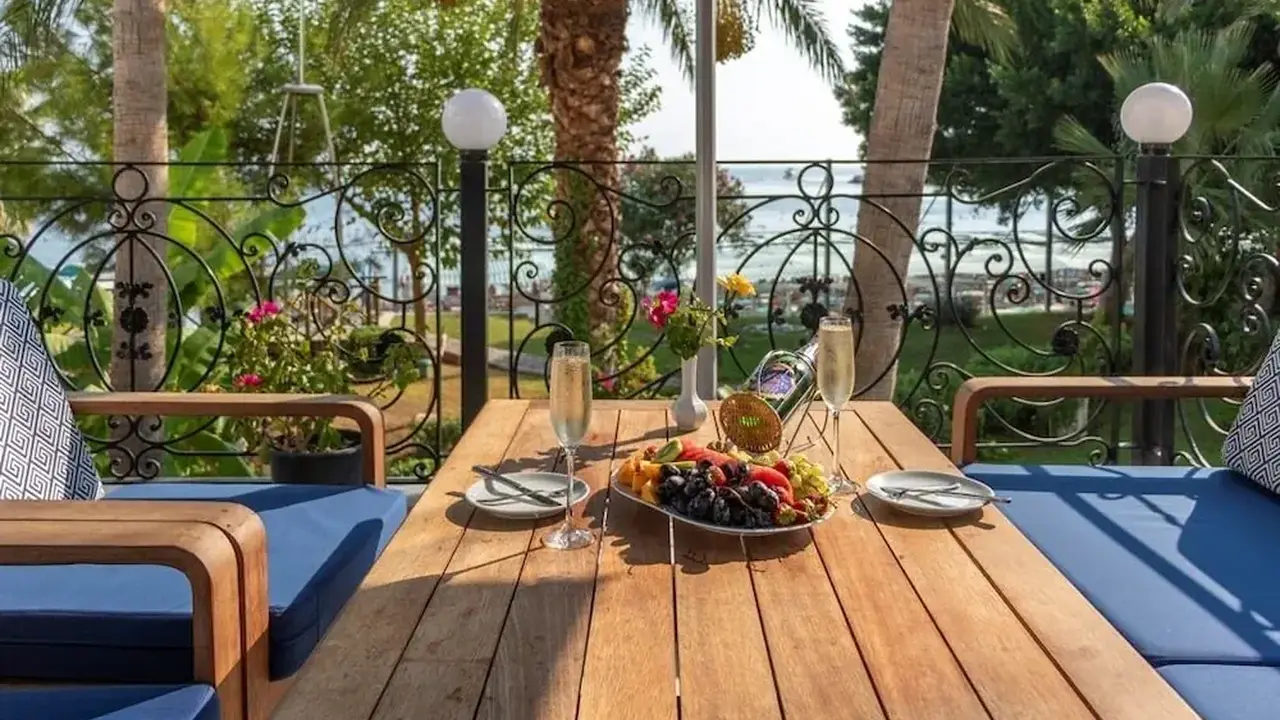 Lancora Beach Hotel
