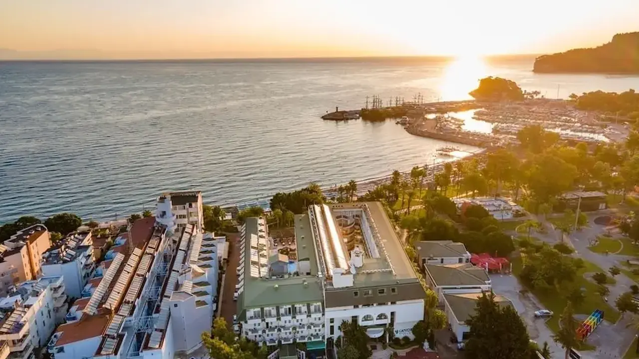 Lancora Beach Hotel