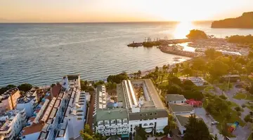 Lancora Beach Hotel