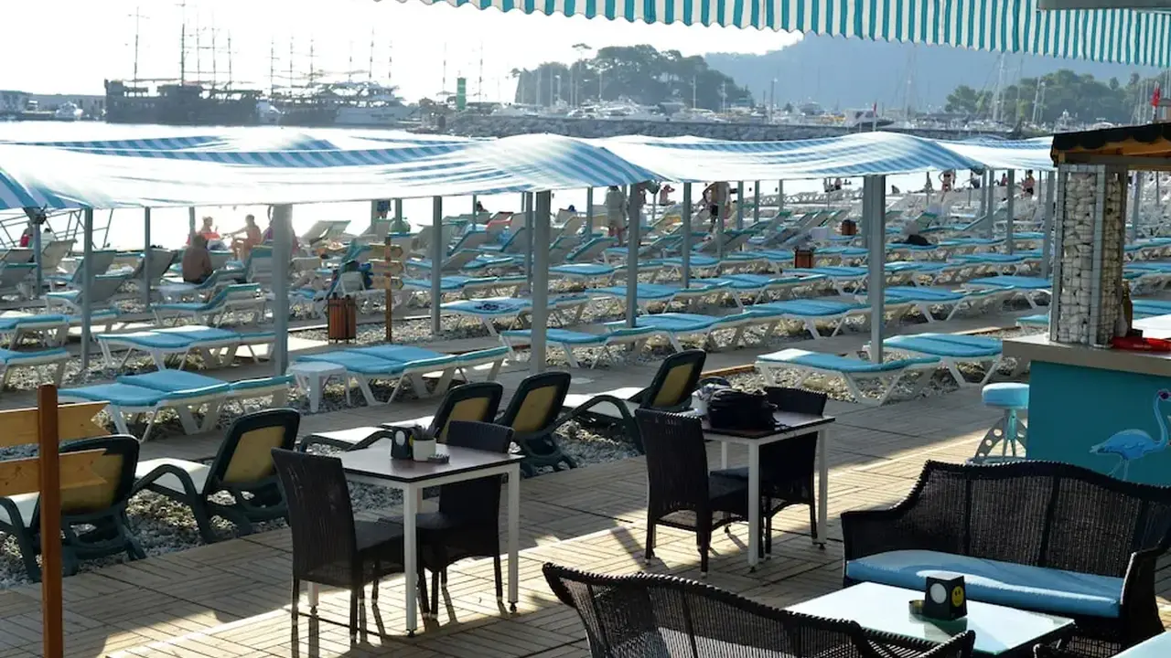 Lancora Beach Hotel