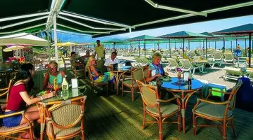 LAncora Beach