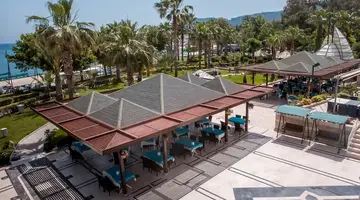 LAncora Beach