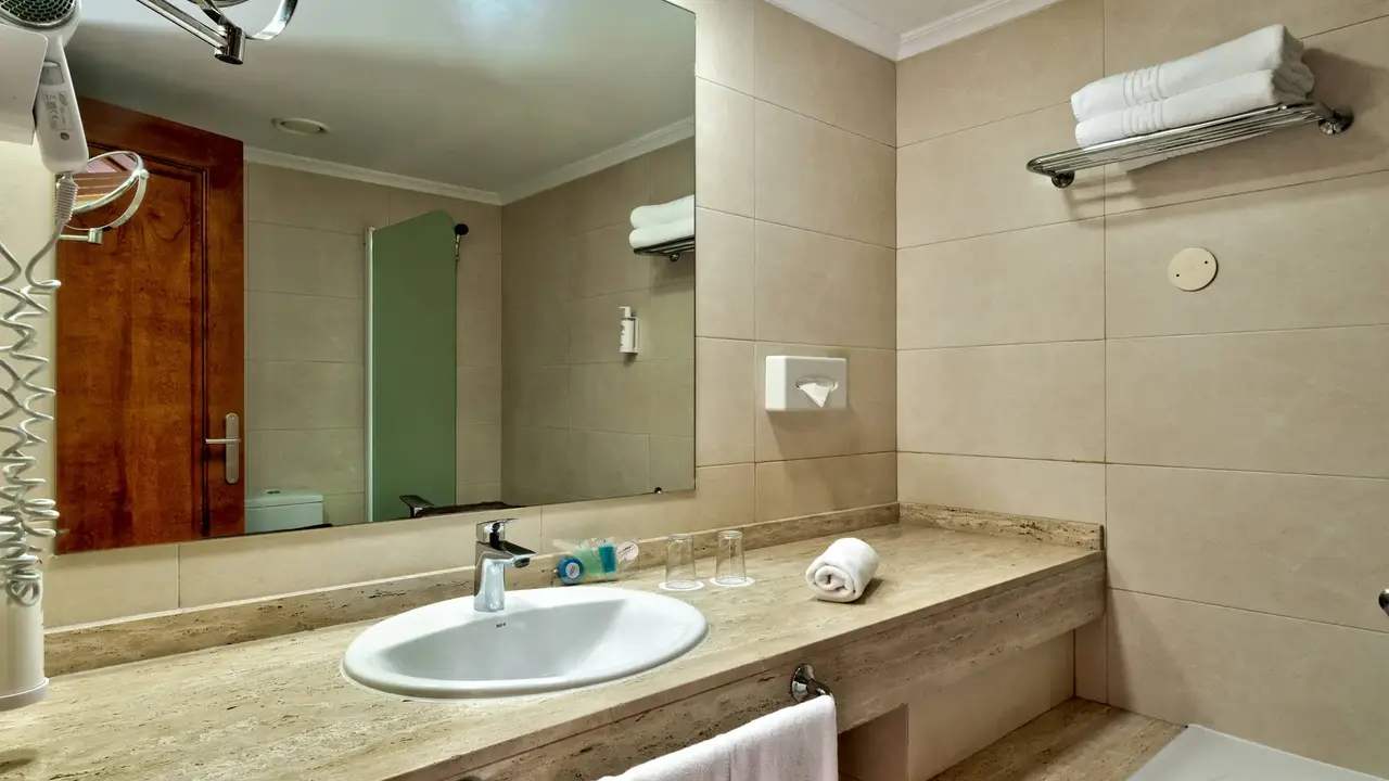 Landmar Costa Los Gigantes Family Resort