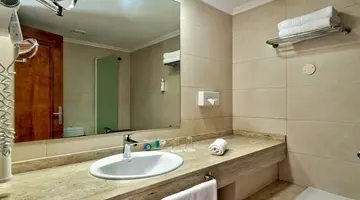 Landmar Costa Los Gigantes Family Resort