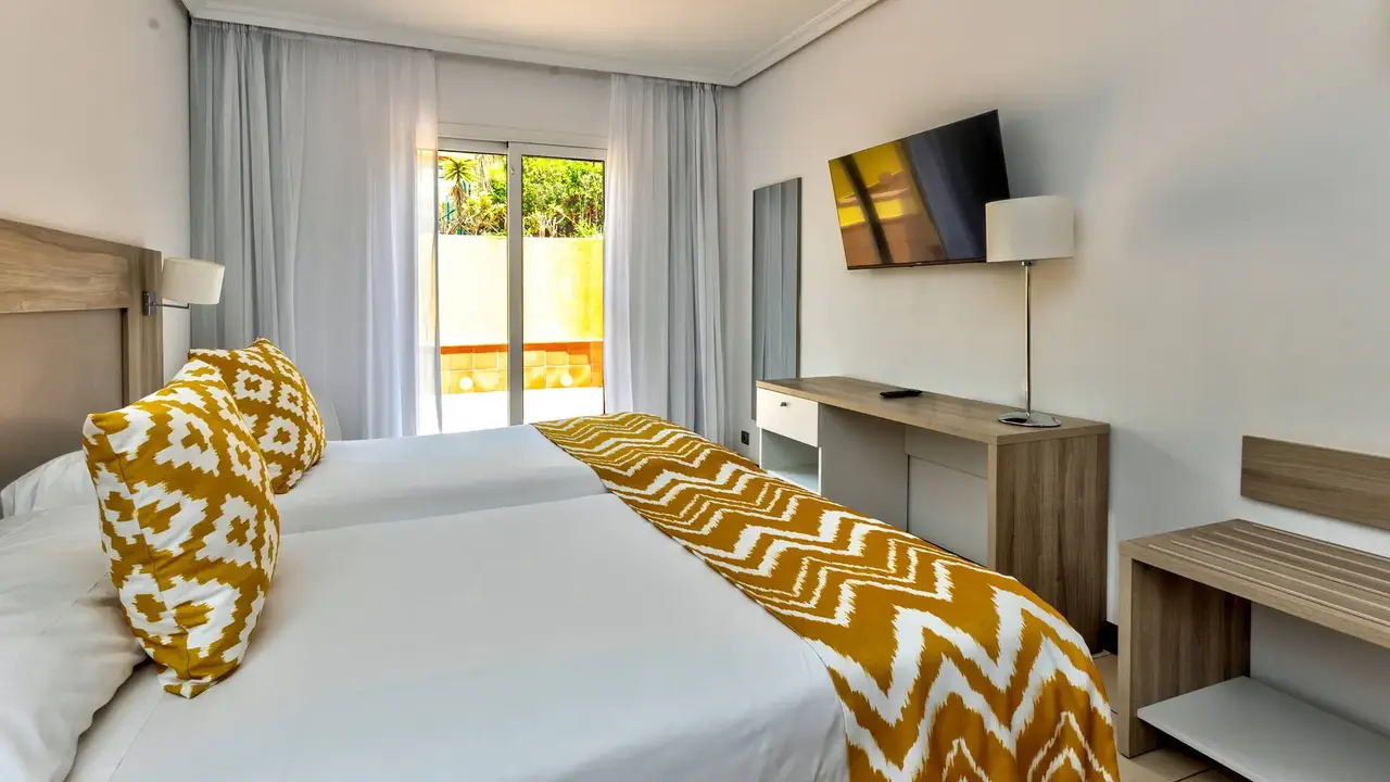 Landmar Costa Los Gigantes Family Resort