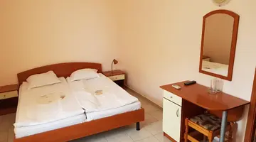 Larisa 1and 2