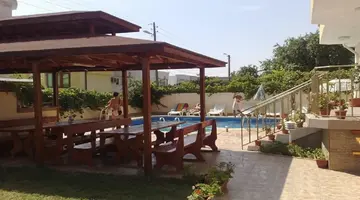 Larisa