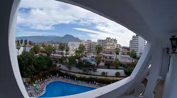 Las Piramides Resort