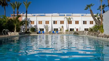 Las Piramides Resort