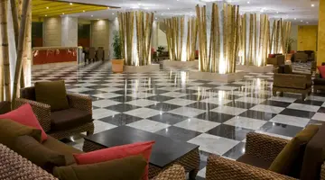 Las Piramides Resort