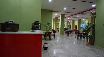 Las Piramides Resort