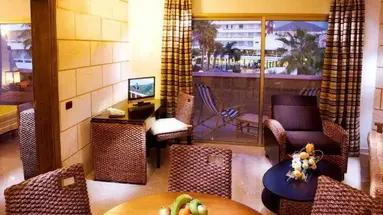 Las Piramides Resort