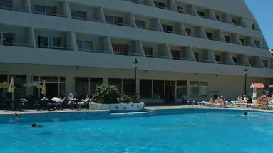 Las Piramides Resort